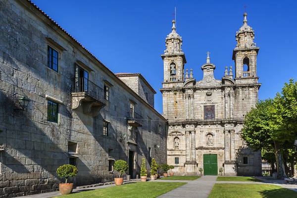 hospedarse en el monasterio do poio