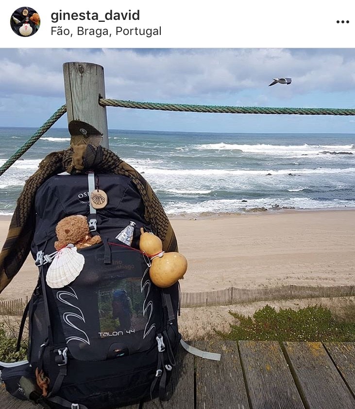 mochilas en el camino de santiago