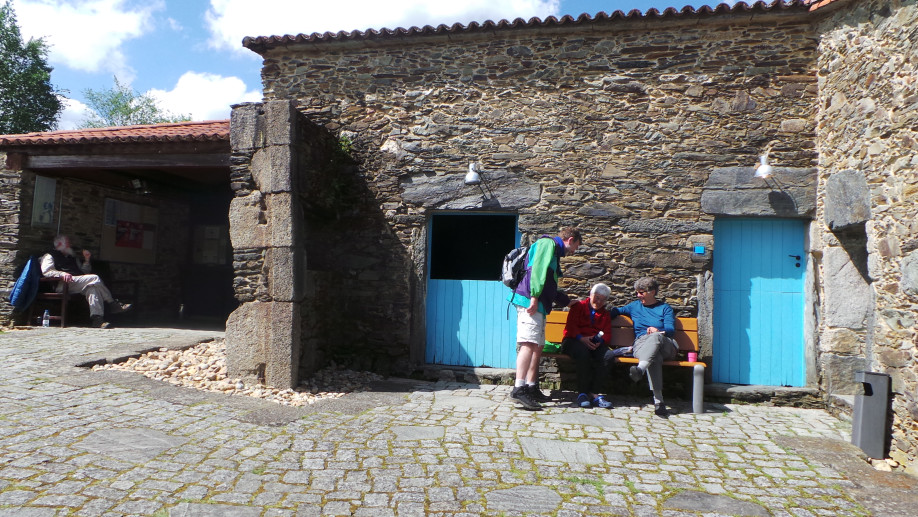 cuanto cuesta hacer el camino de santiago