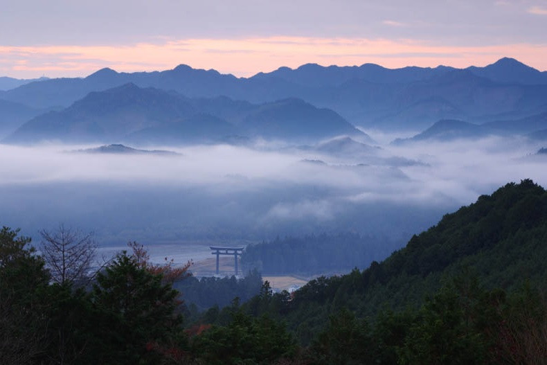 camino kumano y camino de santiago, un viaje del sol poniente