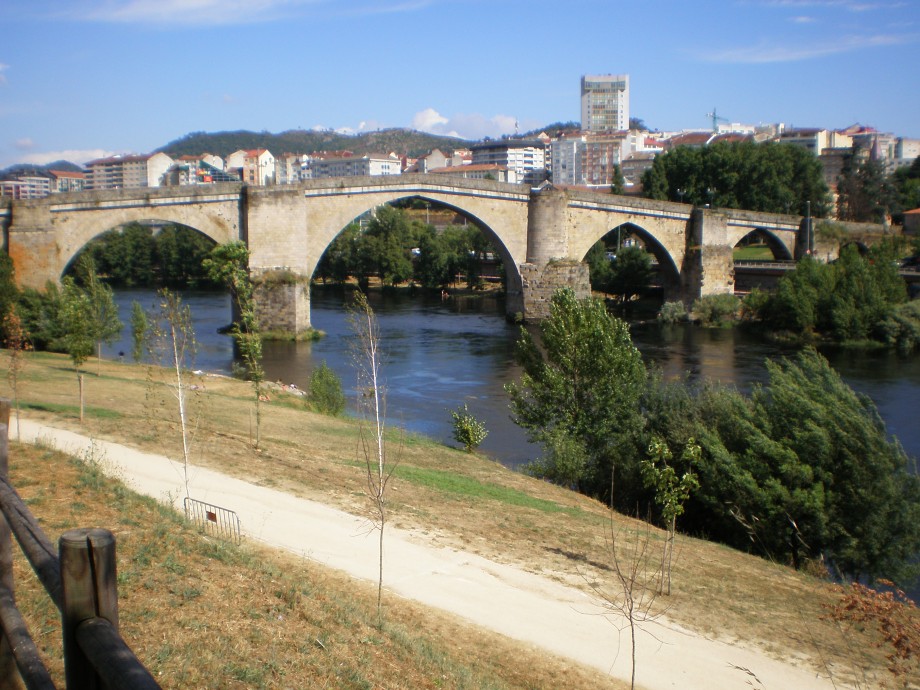 Vista-de-ourense-ciudad-camino-sanabres