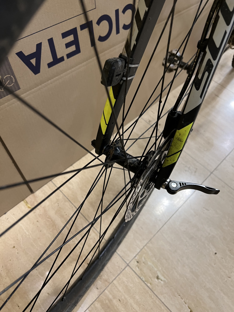Cómo desmontar la bicicleta: quita la rueda delantera