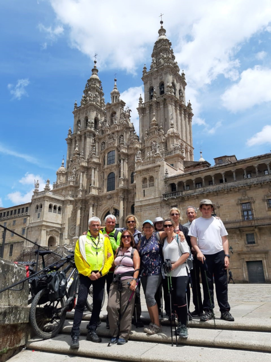 Llegada del periodista Fernando Bravo a la plaza del Obradoiro