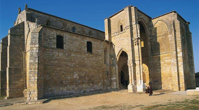 Iglesia de los templarios en el camino de santiago