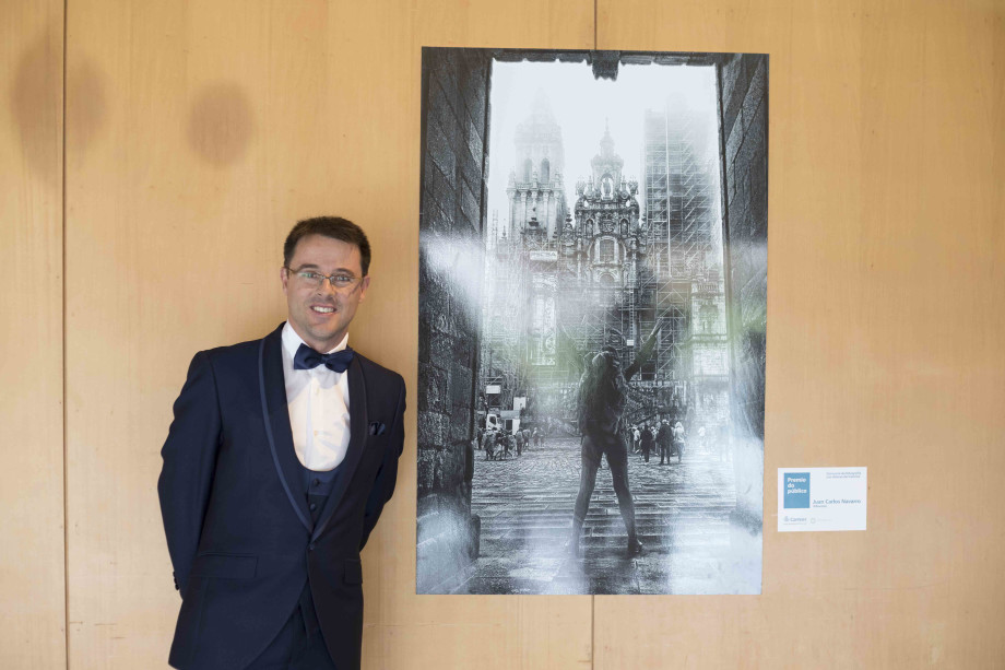 juan carlos navarro ganador del premio publico del concurso los valores del camino