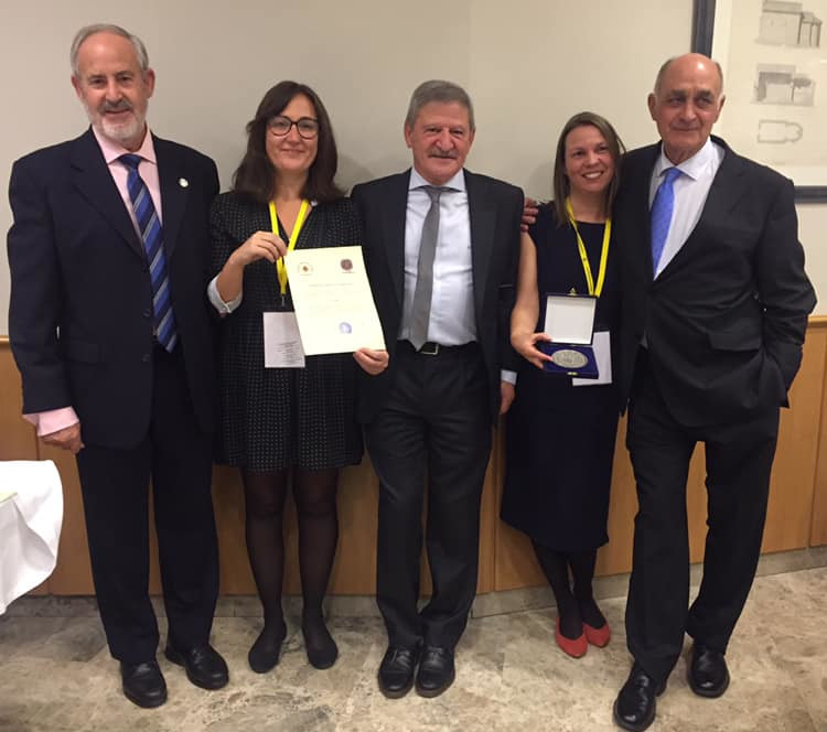 Medalla de Honor de la Federación Española de Asociaciones de Amigos del Camino de Santiago concedida a Correos