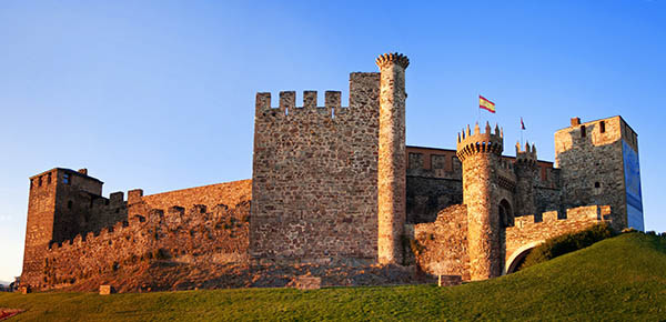 Castillo de ponferrada monumentos en el camino de santiago