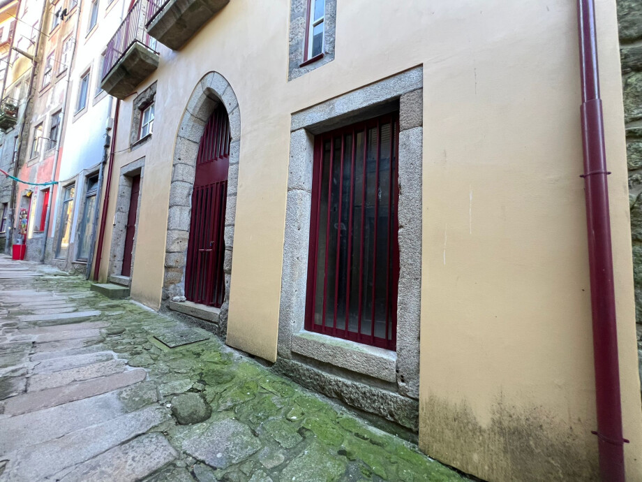 Puerta de la oficina del peregrino de oporto