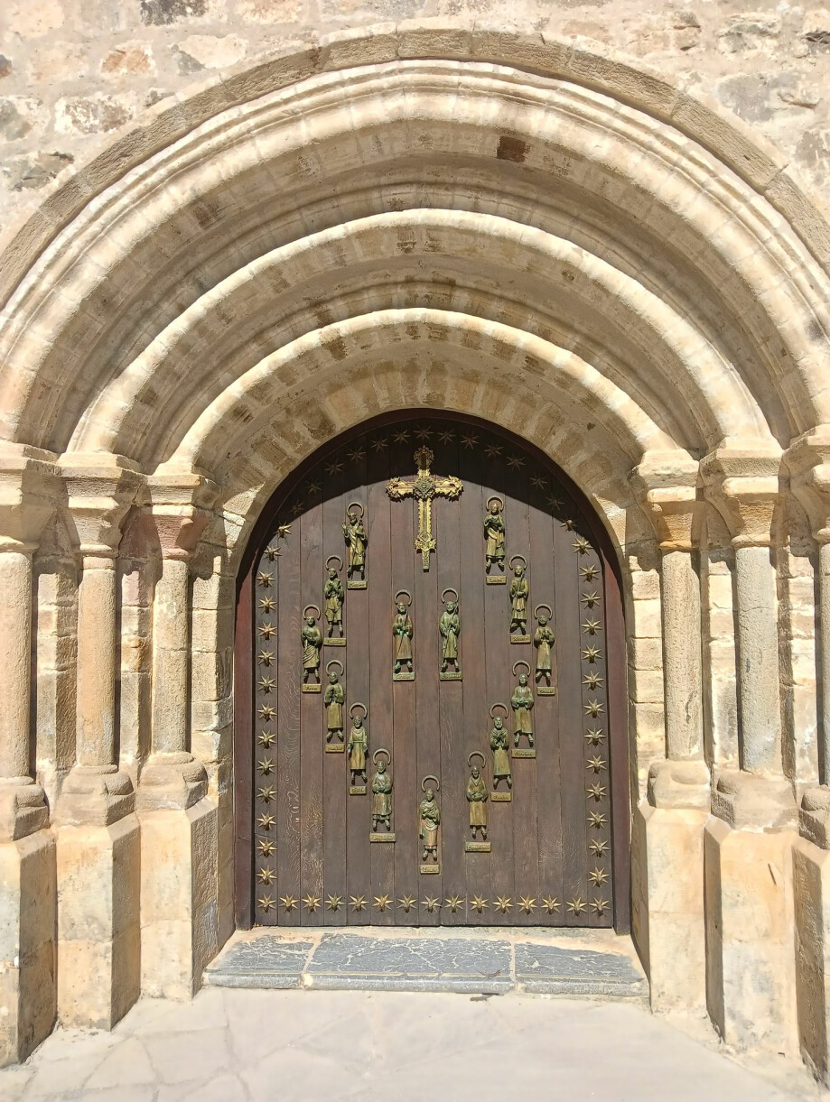 Puerta del Perdón de Santo Toribio de Liébana