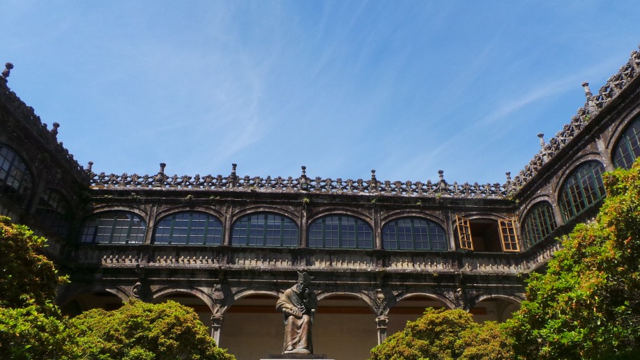 visita la sede de la universidad