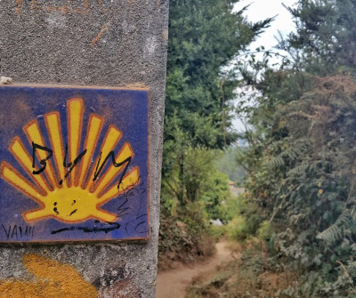 Símbolos del Camino de Santiago en el Camino a Fisterra