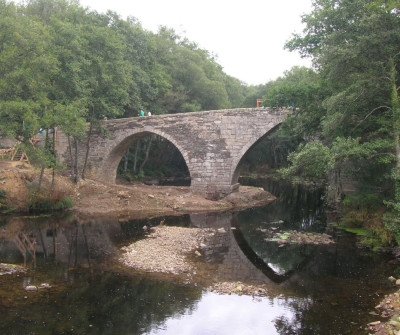 Puente gótico sobre el río Perga, Camino del Norte