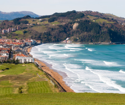 Playa de Zarautz en el Camino del Norte