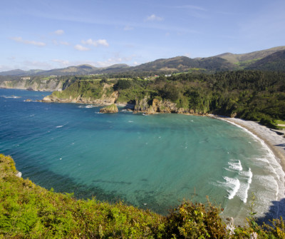 Playa de Cadavedo en el Camino del Norte