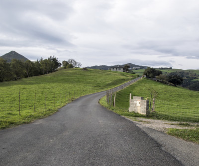 Etapa del Camino del Norte entre Zarautz y Deba