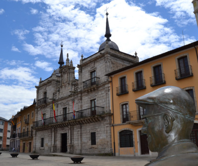 Ayuntamiento de Ponferrada, en el Camino Francés