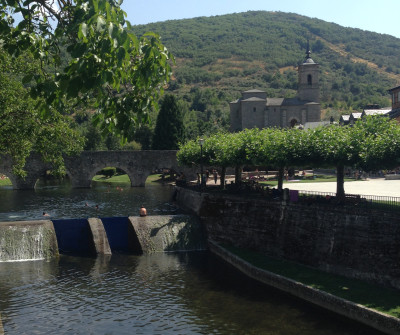 Puente viejo de Molinaseca, en el Camino Francés