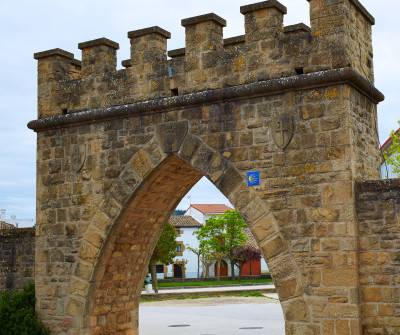 Plaza de los Fueros en Obanos, Camino Francés