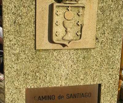 Insignia gallega en Ferrol, inicio del Camino Inglés