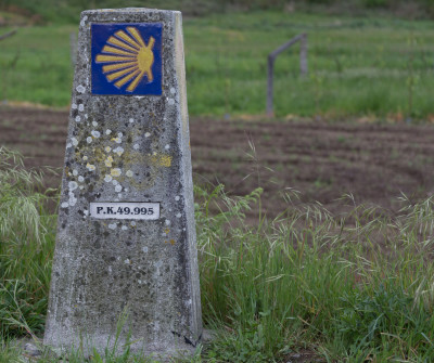 Mojón del Camino Portugués en Padrón 