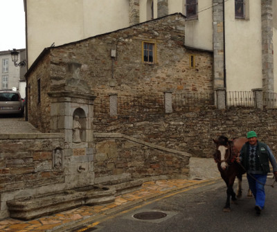 Fuente de A Fonsagrada, que dio origen al nombre del pueblo