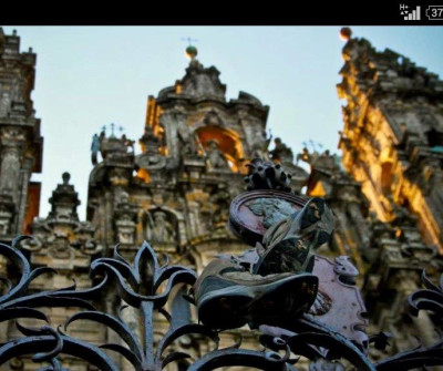 Botas de peregrino en la Catedral de Santiago